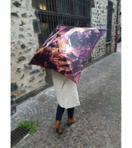 parapluie-ombrelle-carre-delos-aurillac-arabesque-de-sylvie-loudieres